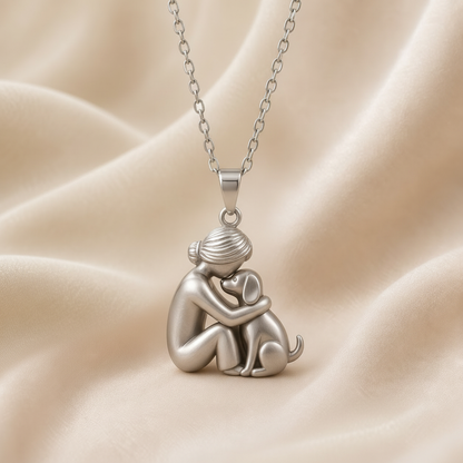 Collana Abbraccio Eterno, modello donna, cane, argento